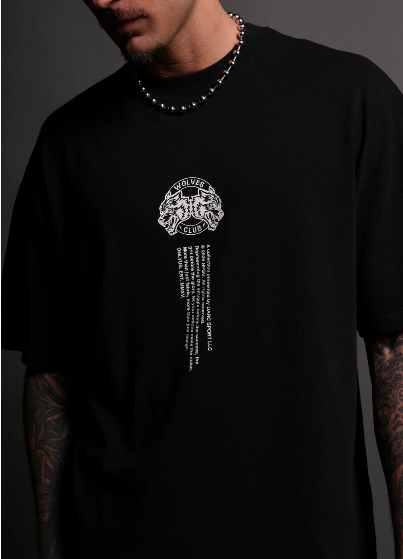 IN HER EYES "PREMIUM" OVERSIZED TEE IN BLACK
