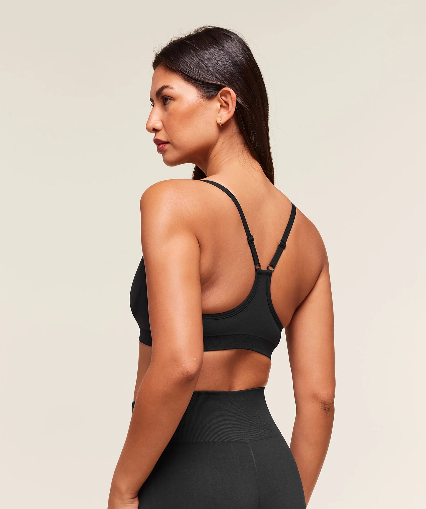 EVERYDAY SEAMLESS RACERBACK SPORTS BRA
