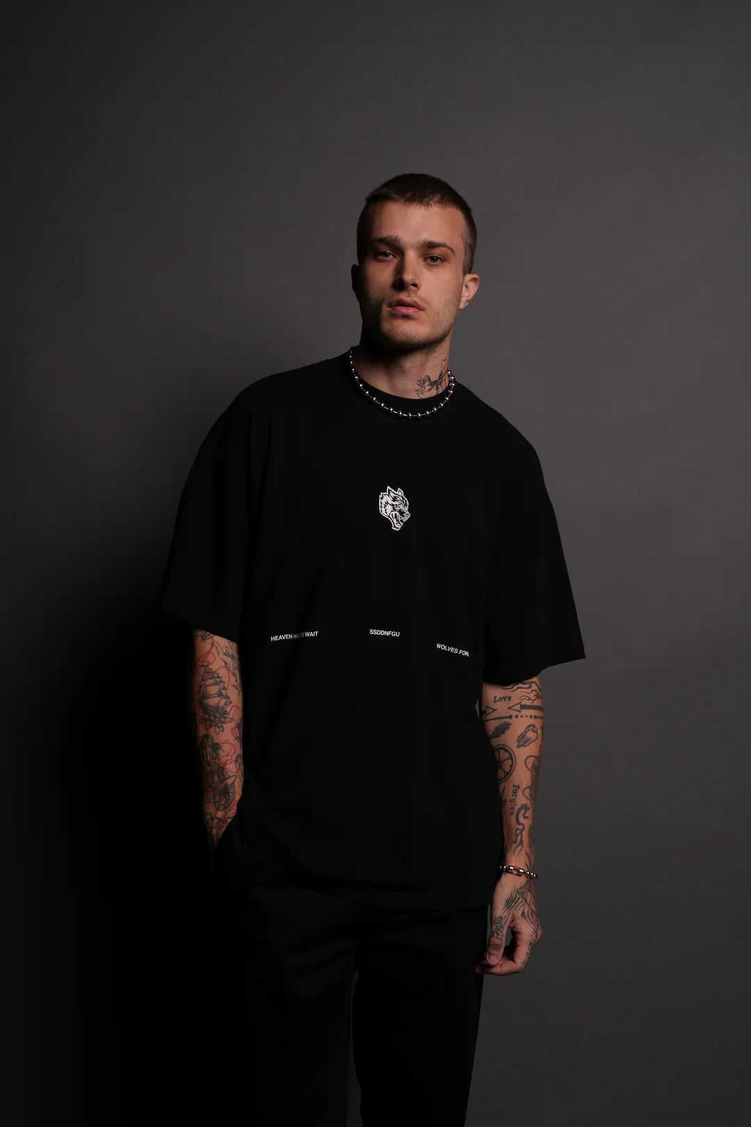 DEATH MOTH FOREVER "PREMIUM"
OVERSIZED TEE IN BLACK