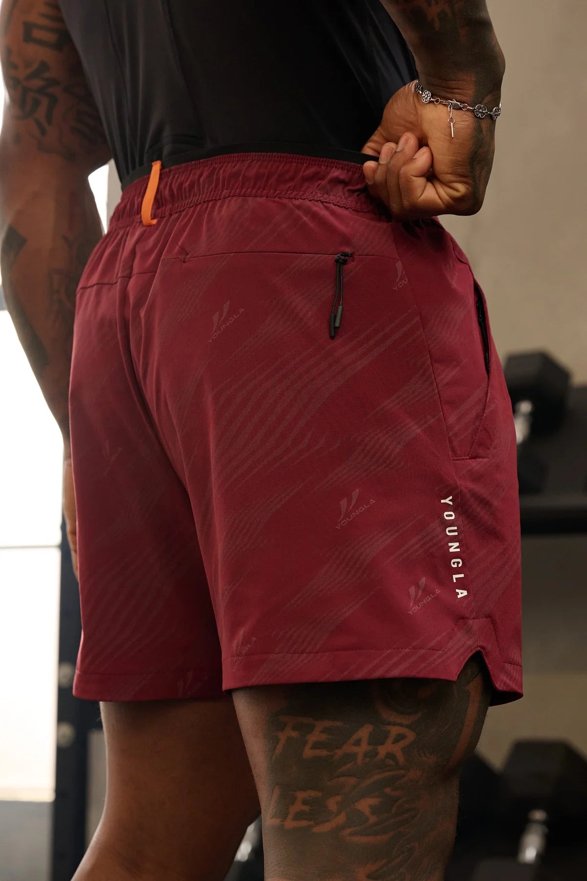 1052 - REFLECTIVE FITNESS SHORTS burgundy