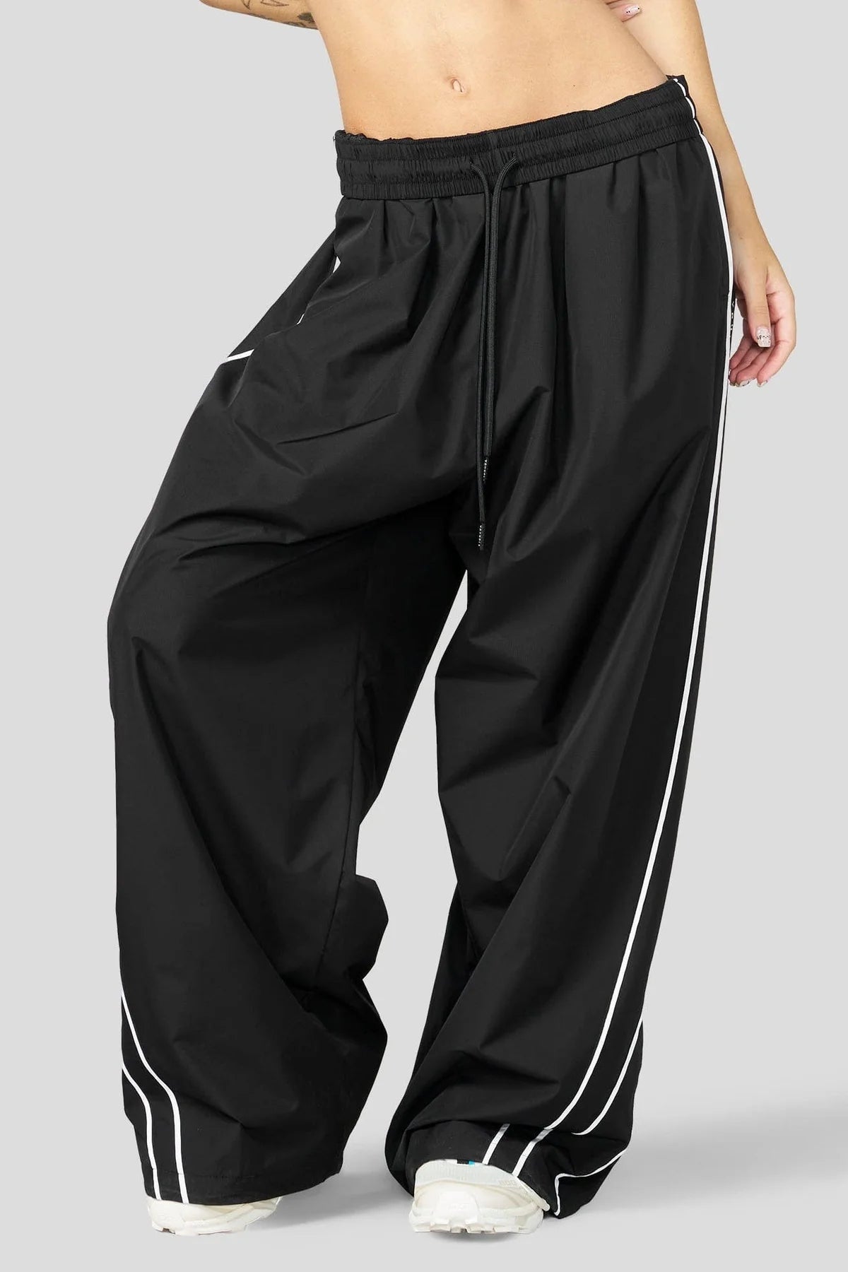 W2300 - Elevate Track Pants Black