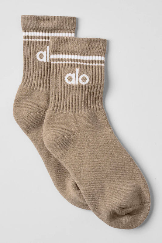 Alo Unisex Half-Crew Throwback Sock Gravel/White