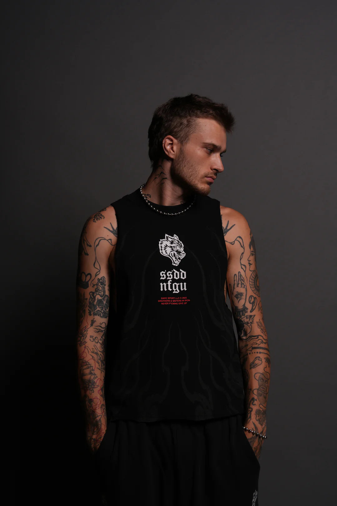MONTH KANJ GRUNGE RAW CROPPED
"TOMMY" MUSCLE TEE IN BLACK