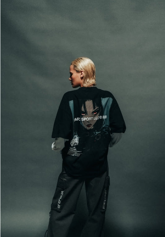 IN HER EYES "PREMIUM" OVERSIZED TEE IN BLACK