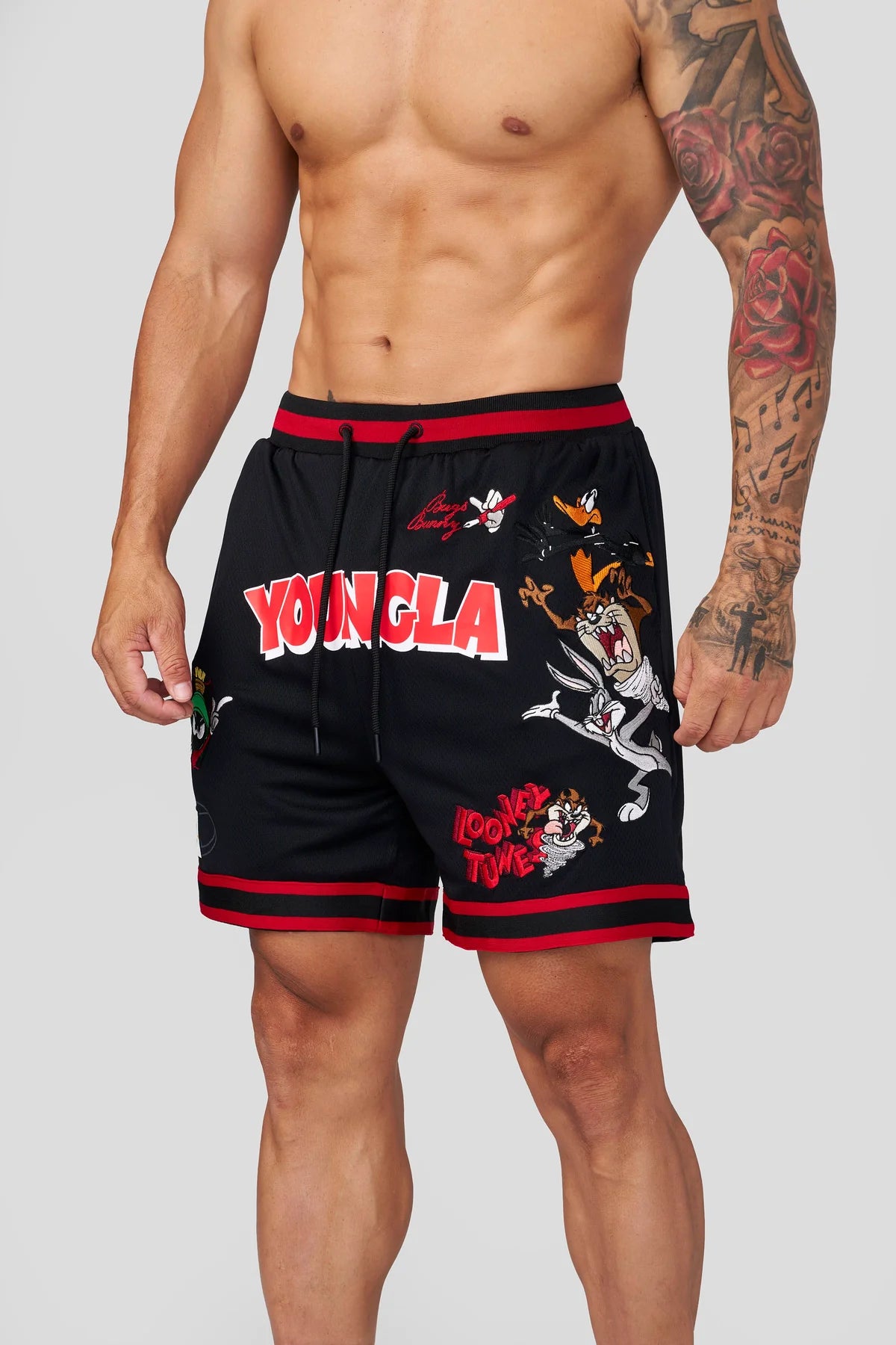 1071 - Looney Tunes Embroidered Patch Short Black