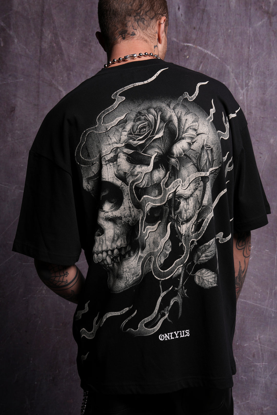 Mori Among Roses "Side By Side"
Oversized Tee in Black