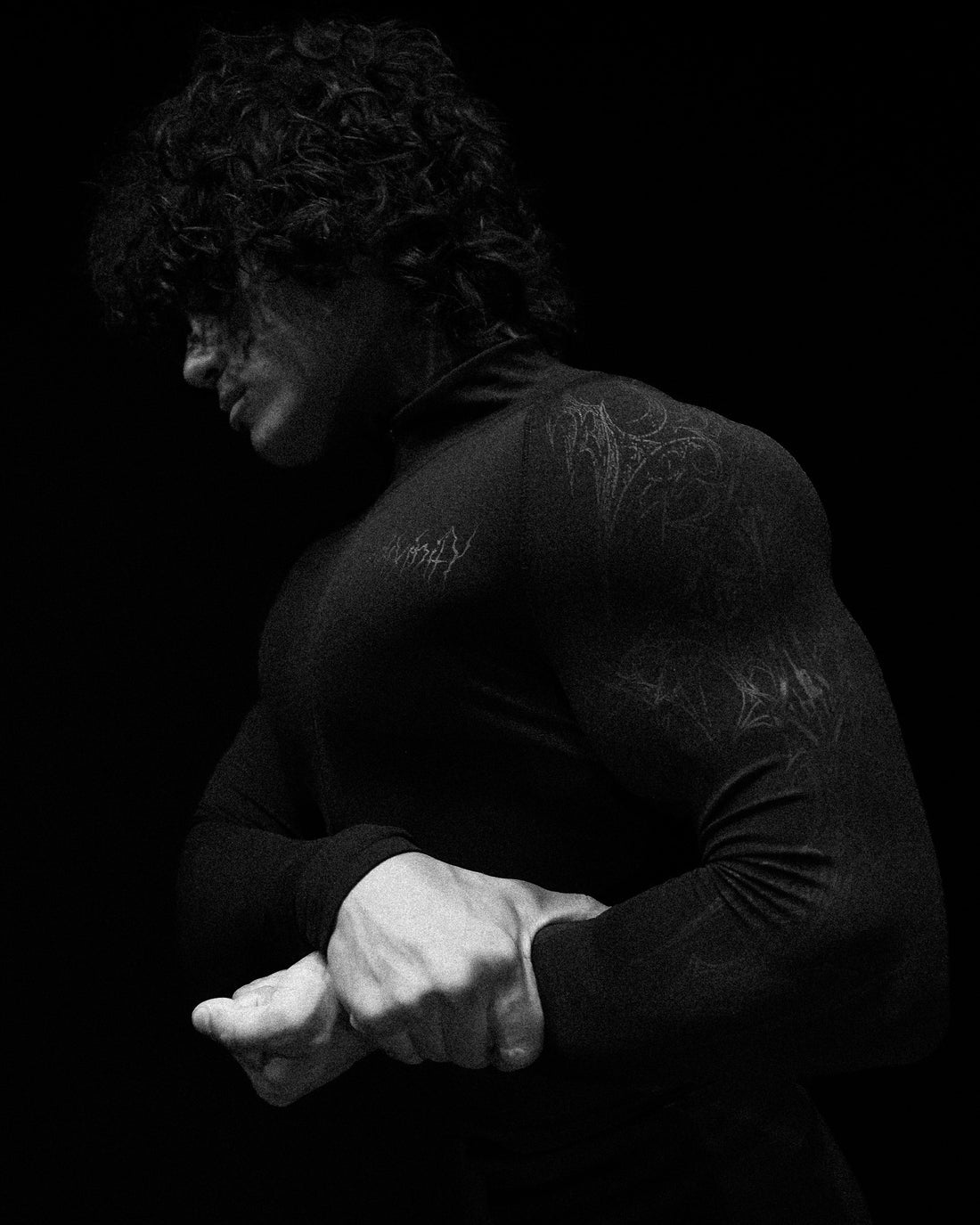 Void Tech™ Vampire Hunter Zip-up Compression
[DARKNESS]